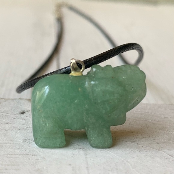 Green Aventurine Lucky Crystal Elephant Pendant Necklace Adjustable Cord Chain - Picture 6 of 10